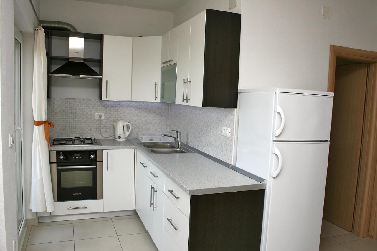 Apartments With A Parking Space Bilo, Primosten - 12870 ภายนอก รูปภาพ